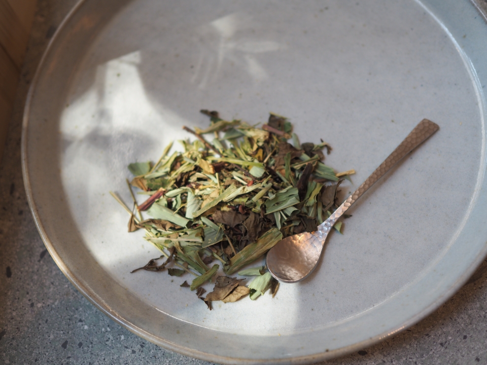 和の薬草茶